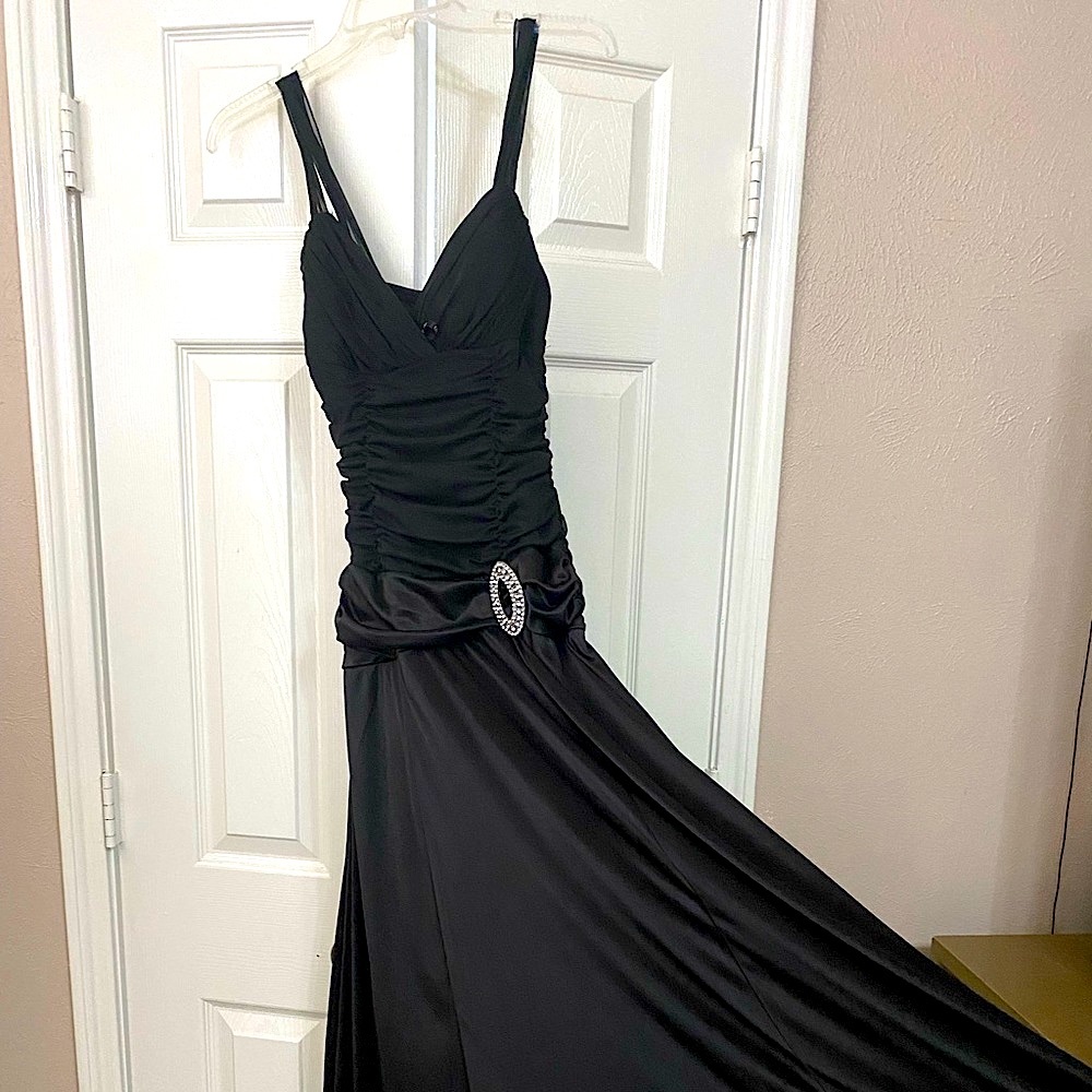 floor length black XOXO BRAND dress size Large NWT